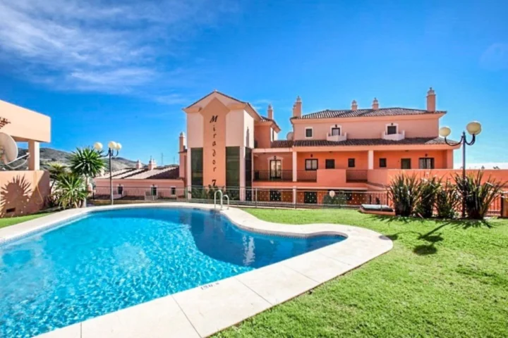 Apartament na środkowym piętrze Elviria